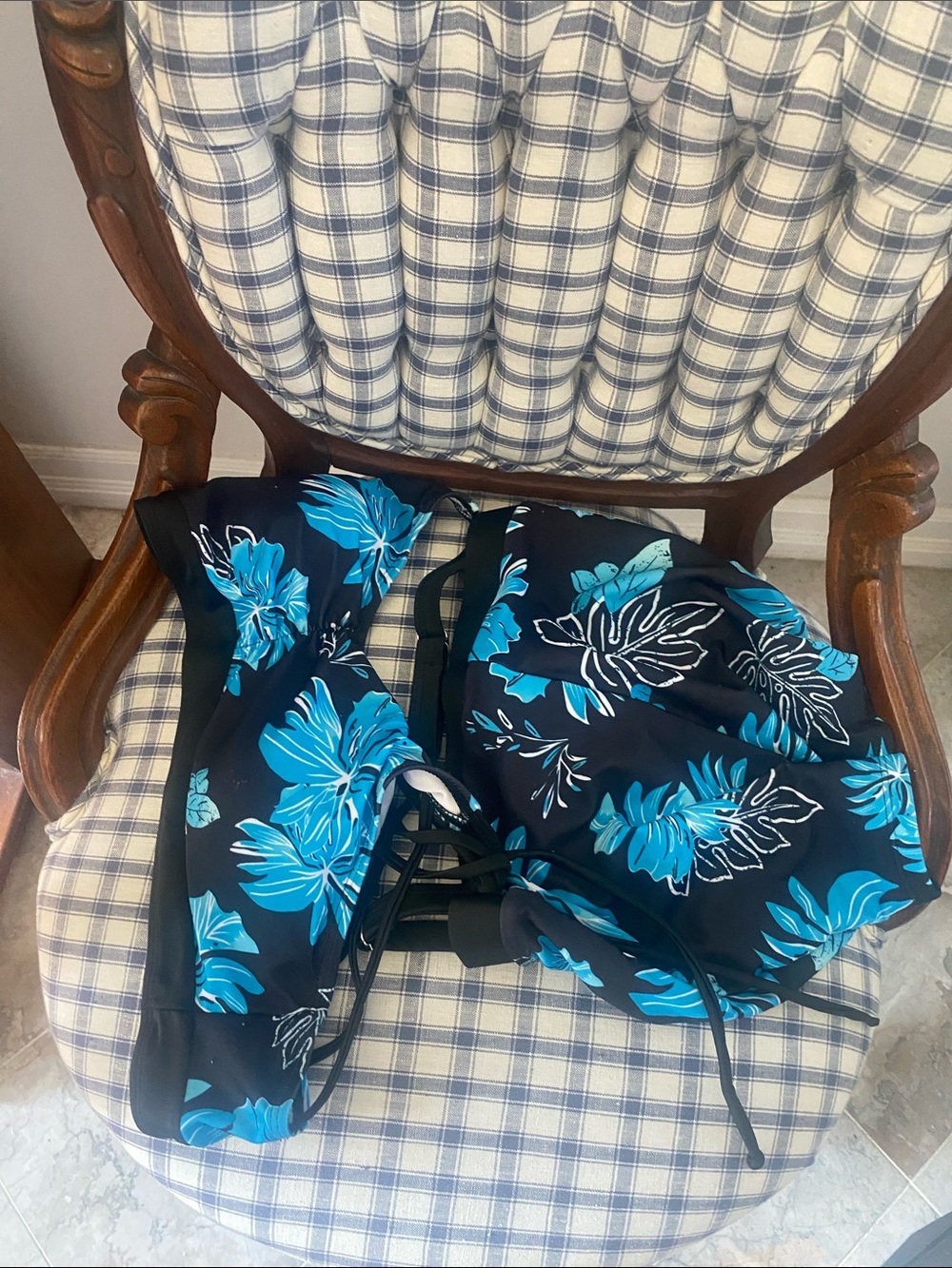 2 piece swimsuit perfect condition size large